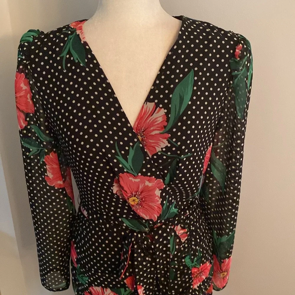 BCBGMAXAZRIA size 4 excellent condition dress - Picture 2 of 11